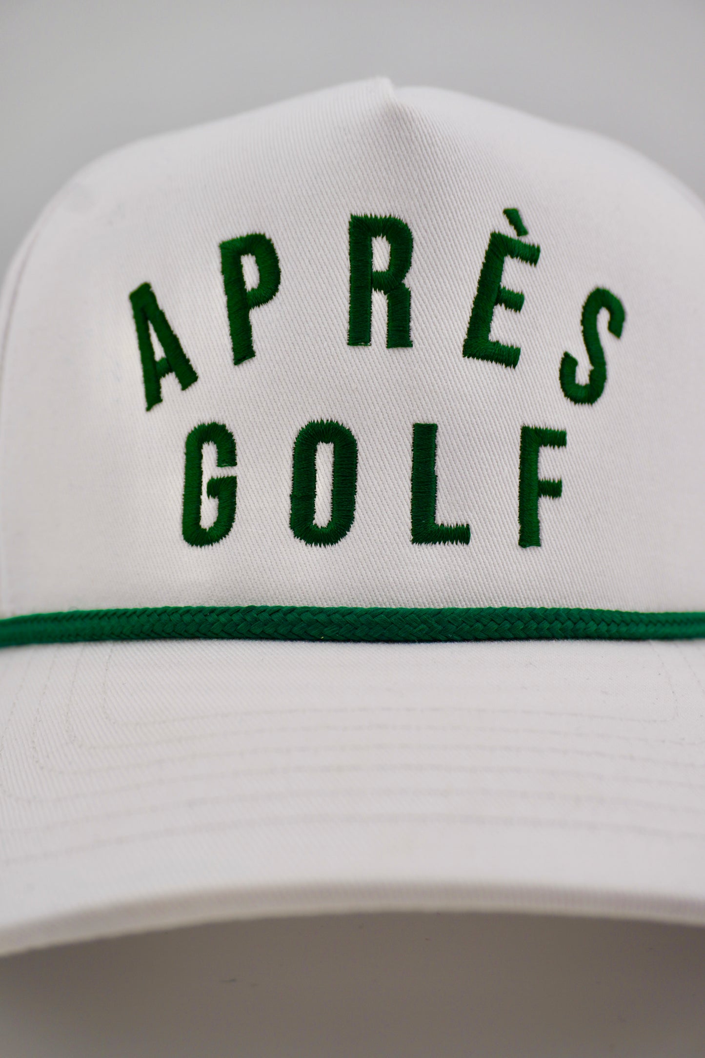 Après Golf Embroidered Linen Trucker Hat